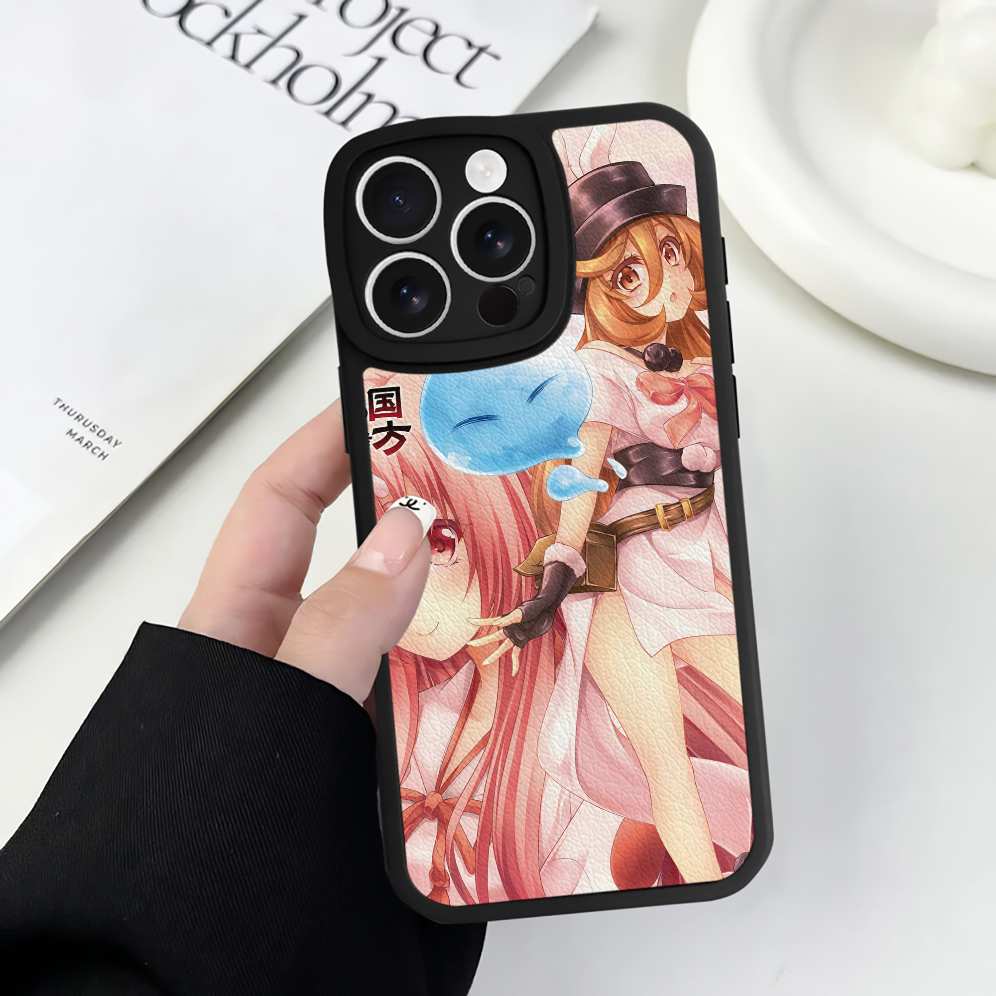 （画像用） 転スラ Regarding Reincarnated to Slime 【iPhone 16シリーズ対応】シリコンスマホケース（レザー調） 材質：シリコン